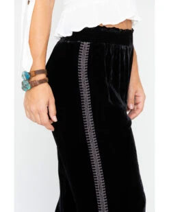 Johnny Was Women's Hirsch Velvet Embroidered Crop Pants -Deals Wild Cowgirl Style Store 2000257328 001 P5