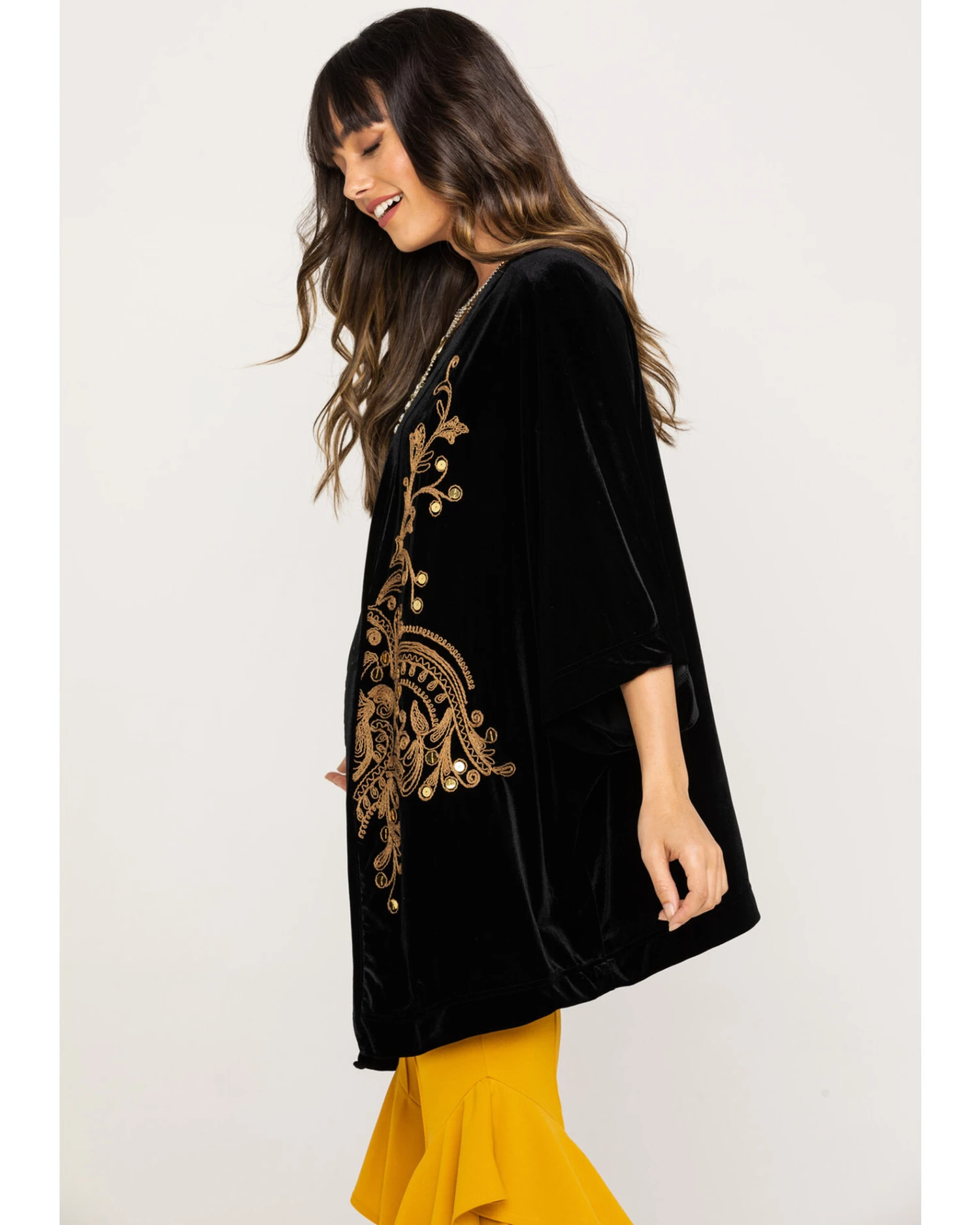 White Label By Panhandle Women's Embroidered Velvet Kimono 3 White Label By Panhandle Women's Embroidered Velvet Kimono