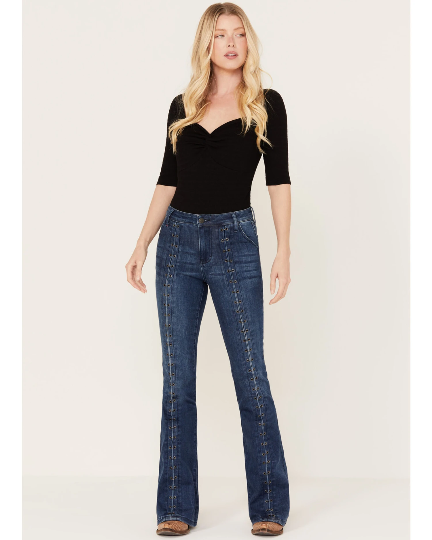 Idyllwind Women's Arena Avenue High Risin' Flare Jeans 3 Idyllwind Women's Arena Avenue High Risin' Flare Jeans